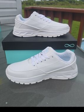 New White Infinity By Cherokee Work Shoes